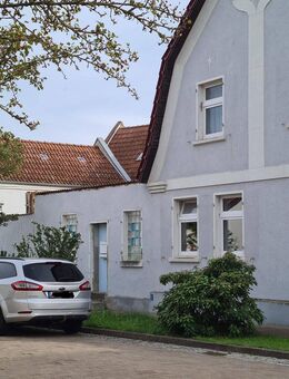 großes EFH / Dreiseitenhof mit Garten für Tierhaltung und Gewerbe - Burg (Sachsen-Anhalt)