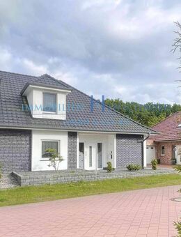 In 2015 erbaut und in 2021 komplett renoviert! Geschmackvolle und moderne Doppelhaushälfte mit Garage und vielen Ausstattungsextras! - Lähden