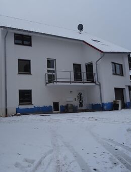 Helle 3,5 Zimmer Wohnung 1. OG mit Balkon, Stellplatz, Garten in 72348 Rosenfeld Heiligenzimmern ab sofort zu vermieten - Rosenfeld