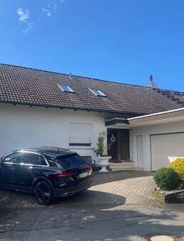 Traumhafte Villa in Heroldsberg mit Schwimmbad und Sauna + Büroräumlichkeiten, komplett möbliert - Heroldsberg