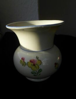 Vase mit Blumen-Dekor M. Freitag Porzellan Großbreitenbach/Thüringen Blumenvase 8,5 cm Retro Vintage 3,- - Flensburg