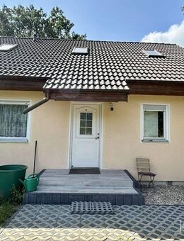 Charmantes Einfamilienhaus mit Kaminofen, großem Garten und vielseitigen Nutzungsmöglichkeiten - Löwenberger Land