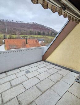 3,5-Zimmerwohnung mit Einbauküche, Balkon und Garage - Oberkochen