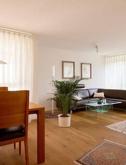 Toplage Hungerberg! Großzügige 3-Zimmer-Wohnung mit Granitboden & Einzelgarage - Winnenden