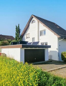 Ideal für Familien: Freistehendes Haus mit Einliegerwohnung! Großer Garten, Garage und Feldrandlage! - Wackernheim