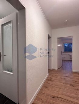 Vollständig sanierte 2-Zimmer-Wohnung mit Loggia im 3. Obergeschoss - Wolfsburg