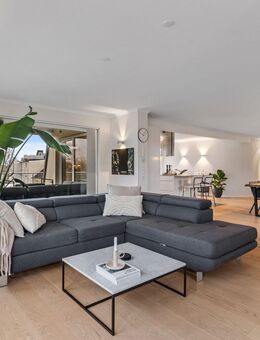 Traumhaft helle Penthouse-Whg in Jürgensby! Gr. teilüberd. Terrasse! Hochw. EBK & Garagenstellplatz! - Flensburg