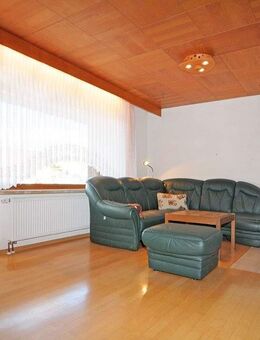 Attraktives, grundsolides und familienfreundliches Wohnhaus mit Ausbaureserven - ideal auch als Mehrgenerationenhaus - Üchtelhausen