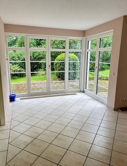 +++ATTRAKTIVE WOHNUNG MIT GARTEN-TERRASSE, EBK, FUßBODENHEIZUNG UND PKW-SP IN IDYLLISCHER LAGE+++ - Augustusburg