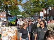 Schortens Jever Fun Lauf mit Kunsthandwerker - und Trödelmarkt in der Oldenburger Straße - Schortens