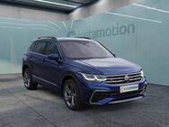 VW Tiguan, 2.0 TDI R-Line, Jahr 2022 - München