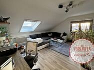 Zentrumsnah: Gemütliche 2 Zimmer Dachgeschosswohnung in Wiesloch (Tageslichtbad, KFZ-Stellplatz) - Wiesloch