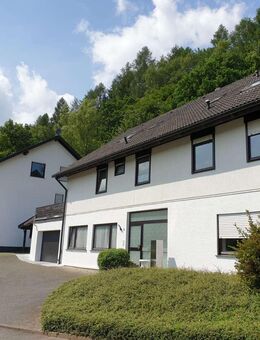 Kapitalanleger aufgepasst! 2 Mehrfamilienhäuser mit angrenzendem Baugrundstück - Diemelstadt