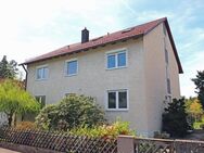TOP! Gepflegtes Zweifamilienhaus mit Garten, Doppelgarage und Dachgeschossausbau - Grafenwöhr