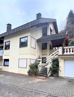Hochwertiges Einfamilienhaus mit ELW und Garage in bevorzugter, zentrumsnaher, ruhiger Halbhöhenlage - Bühlertal
