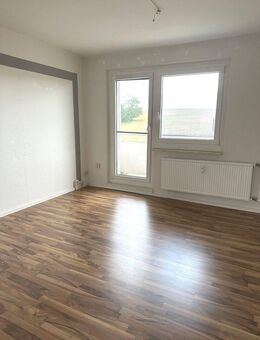 Gepflegte 3-Zimmer-Wohnung + EBK - Mülsen