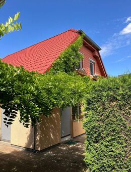 Einziehen & Wohlfühlen! Ihr Einfamilienhaus mit 4 Zimmern wartet zwischen Halle und Leipzig - Landsberg