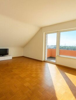 Charmante, helle Dachgeschosswohnung mit Südbalkon & Schlossblick in ruhiger Randlage v. Ludwigsburg - Ludwigsburg