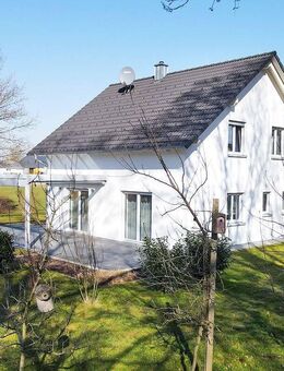 Modernes Domizil . neueste Technik ... hohe Lebensqualität mit großem Grundstück - Ertingen
