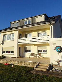 Saniertes 3-Familien-Haus mit Sauna, Kaminofen, 3 Garagen und herrlichem Fernblick - Lage (Nordrhein-Westfalen)