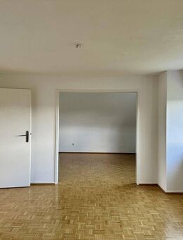 Wohlfühlwohnung mit Aussicht im Dachgeschoss auf der Bellevue - Saarbrücken