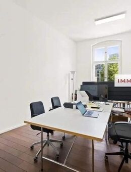 IMMOBERLIN.DE - Großzügige Altbauwohnung mit Balkon für Wohnen und/oder Gewerbe im Regierungsviertel an der Spree - Berlin