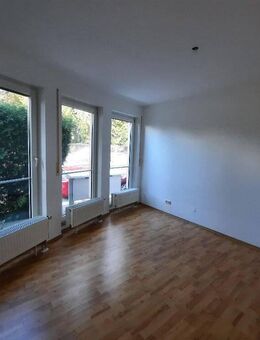 2 Zimmer Wohnung mit 30 m² Gartenterrasse und Einbauküche - Auerbach (Vogtland)