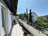 Große, helle 2 Zimmer-Dachgeschoss-Wohnung mit Balkon - Stuttgart