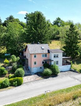 Fast-Alleinlage am Stadtrand von Coburg mit 2. Baurecht auf 3.358 m² großem Grund! - Coburg