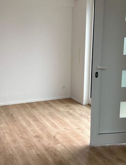 Neu sanierte DG Wohnung mit Loggia in Erfstadt-Lechenich - Erftstadt