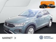 VW T-Roc, 1.0 TSI Life Digital, Jahr 2023 - Bad Camberg