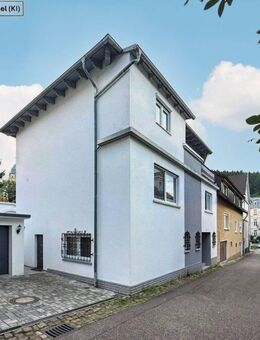 Charmantes Zuhause mit Einliegerwohnung und Pool in Baden-Baden ! - Baden-Baden