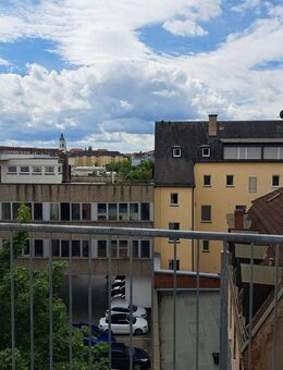 Topp moderne 2-Zimmer-Wohnung mit Balkon in einem wunderschönen denkmalgeschützten Wohnhaus - Fürth