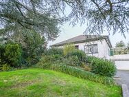 Exklusives Einfamilienhaus mit Einliegerwohnung und großem Grundstück in Top-Lage - Übach-Palenberg