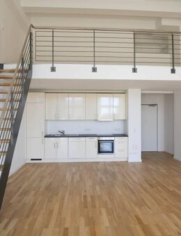 Lichtdurchflutete 2 Zimmerwohnung mit Loftcharakter - Berlin