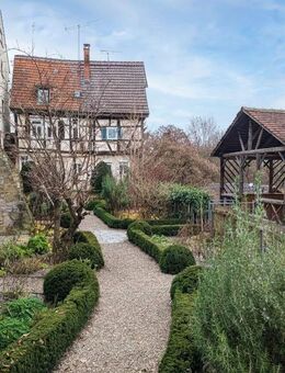 Renditestarkes Baudenkmal: Vermietete 3-Zimmer-Wohnung im historischen Zentrum mit sofortigem Cashflow - Waiblingen