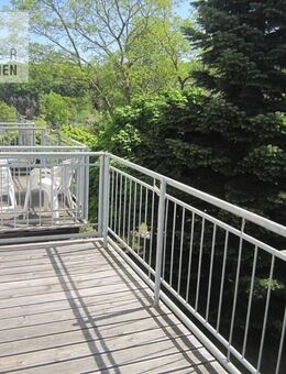 Mit EBK - 2-Raum-Wohnung mit Süd-Balkon, TG-Stellplatz mögl. - Werdau