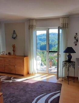 Gemütliche 3-Zimmerwohnung, tolle Aussicht, Balkon, Südhang, am Waldrand - Idar-Oberstein