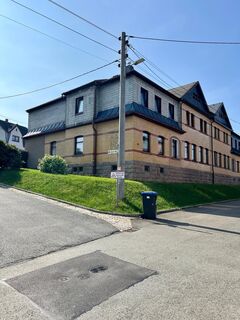 Mehrfamilienhaus voll vermietet mit Garagen/Carport