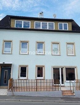 **Vielseitiges Wohn- und Geschäftshaus im Herzen von Konradsreuth** - Konradsreuth
