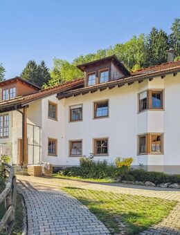 Vermietete 2-Zimmer-Dachgeschosswohnung mit Balkon und Stellplätzen in Wiggensbach-Egg - Wiggensbach