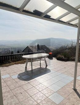 RUHIGE LAGE, VIEL PLATZ MIT UNVERBAUBARER AUSSICHT - Morschen