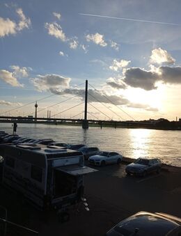 Suche eine Frau für eine feste Beziehung - Düsseldorf