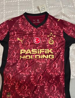 Hiermit verkaufe ich mein Galatasaray Trikot von Victor Osimhen Nummer 45 - Gelsenkirchen Rotthausen