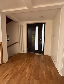 Attraktives RMH mit Terrasse, Garten und Dachstudio ***2 Balkone***EBK***GWC*** - Berlin