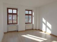 Wird noch frisch renoviert: Singlewohnung mit Laminatboden, geräumiger Essküche & Badewanne - Meißen