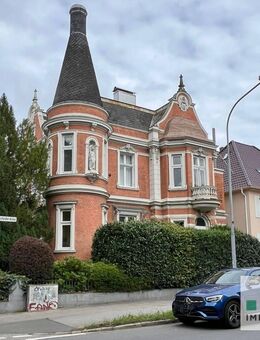 Schöne Altbauwohnung Hochparterre mit Balkon und Stellplatz in Lübeck-St. Jürgen - Lübeck