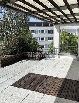 Düsseldorf-Lörick: Großzügiges Penthouse (5 Zimmer) mit Dachterrasse und Einbauküche! - Düsseldorf