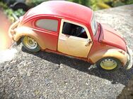 Maisto 1:24--VW Käfer 1303 auf Schrottplatz getrimmt. Orginal .19€ VB - Meckenheim