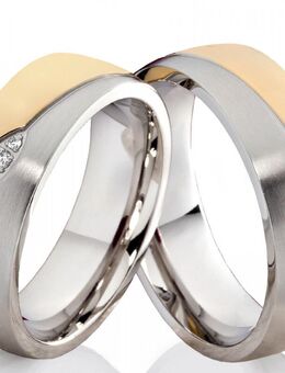 Eheringe Edelstahlringe mit 3 Zirkonia Gravur P300 - Aholming